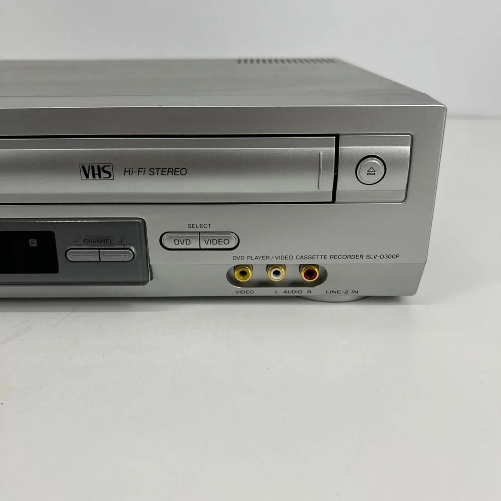 Sony SLV-D300P DVD VCR Combo Player Silver Progressive Scan Hi-Fi Stereo VHS